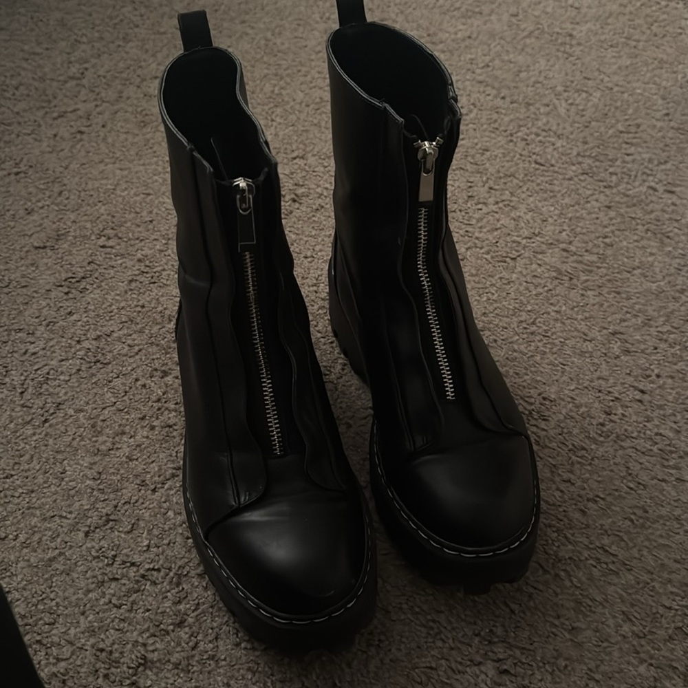 ZARA black combat platform boots with front zippers size 40